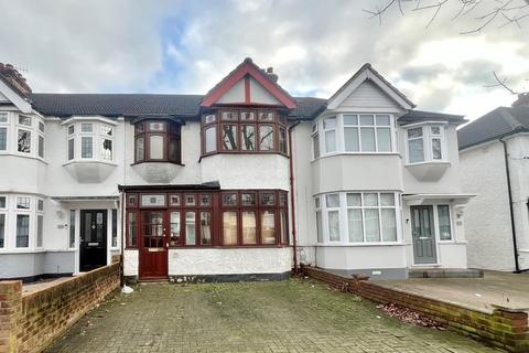 3 bedroom terraced house for sale, Carlton Road, Romford