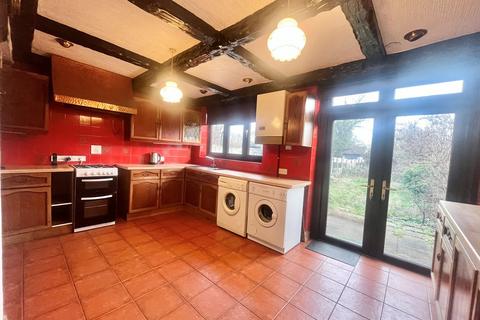 3 bedroom terraced house for sale, Carlton Road, Romford
