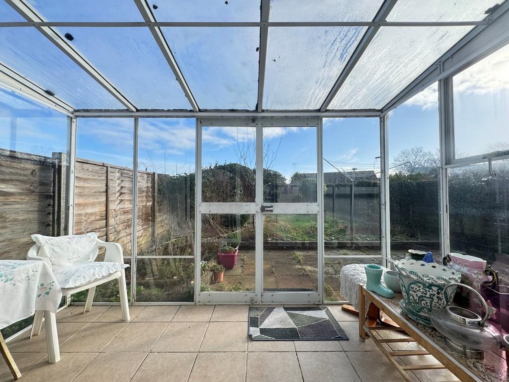 52 Windward Close Conservatory