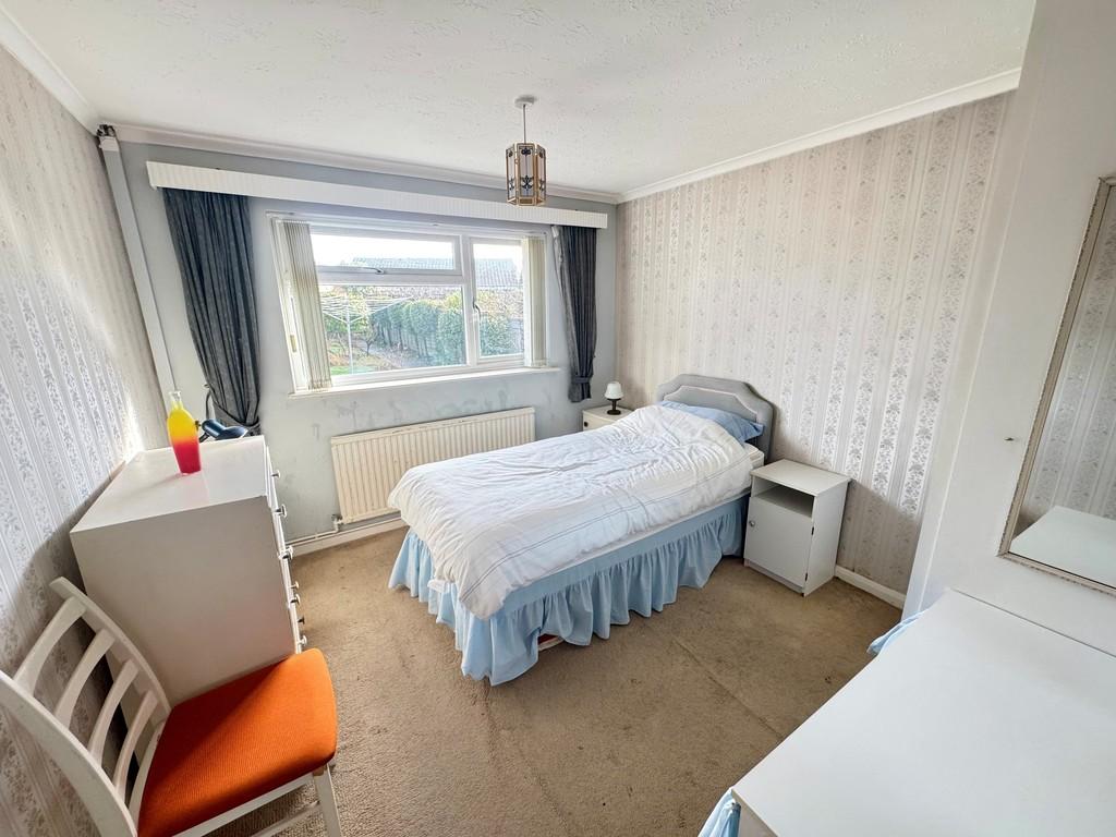 52 Windward Close Bed2