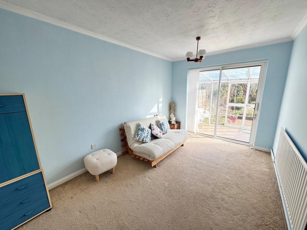 52 Windward Close Bed1