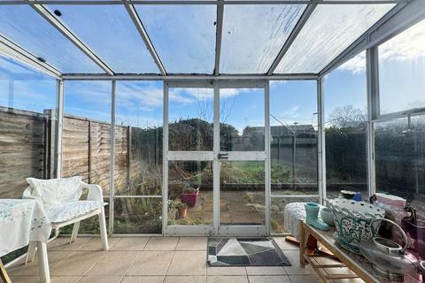 2 bedroom semi-detached bungalow for sale, Windward Close, Littlehampton
