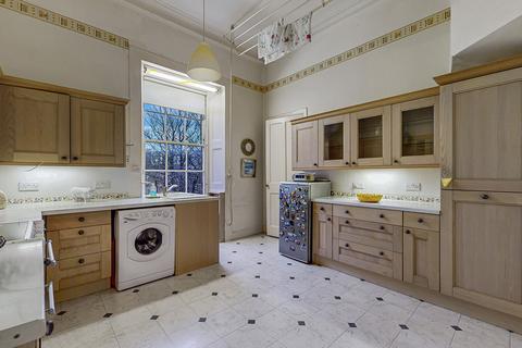4 bedroom flat for sale, Lansdowne Crescent, Glasgow G20