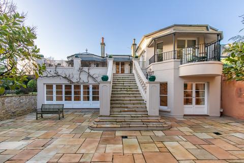 undefined, St. Peters Road, Twickenham