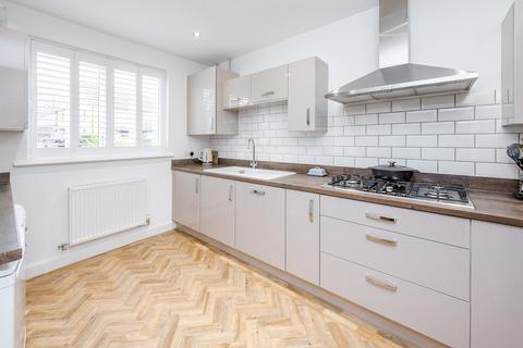 undefined, Van Brugh Avenue, Coulsdon CR5