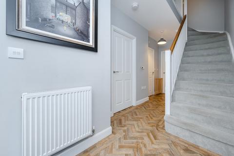 undefined, Van Brugh Avenue, Coulsdon CR5