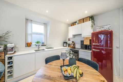 2 bedroom flat for sale, Elmfield Road, London SW17