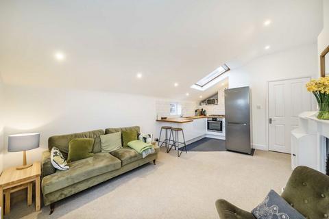 2 bedroom flat for sale, Carminia Road, London SW17