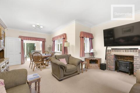 undefined, Woodberry Down, Epping