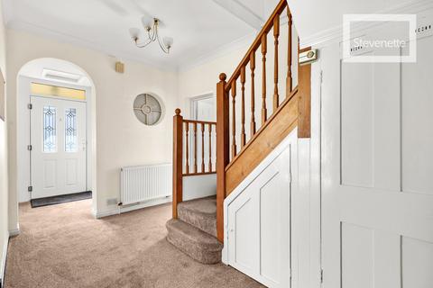 5 bedroom detached house for sale, Woodberry Down, Epping