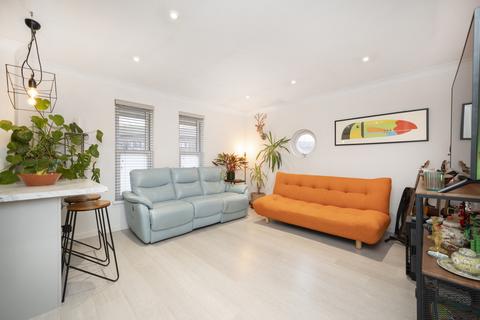 2 bedroom flat for sale, Leabank Square, London E9