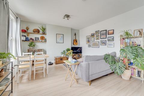 1 bedroom flat for sale, Florence Road, Finsbury Park, N4