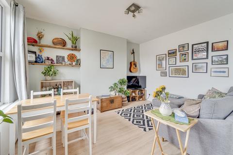 1 bedroom flat for sale, Florence Road, Finsbury Park, N4