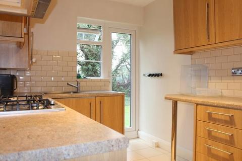2 bedroom ground floor flat to rent, College Road, Harrow Weald