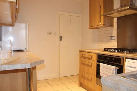 2 bedroom ground floor flat to rent, College Road, Harrow Weald