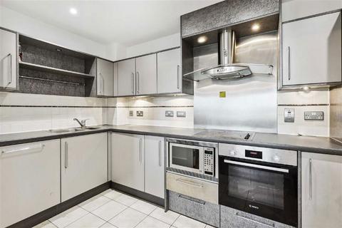 2 bedroom flat to rent, St. George Wharf, London SW8