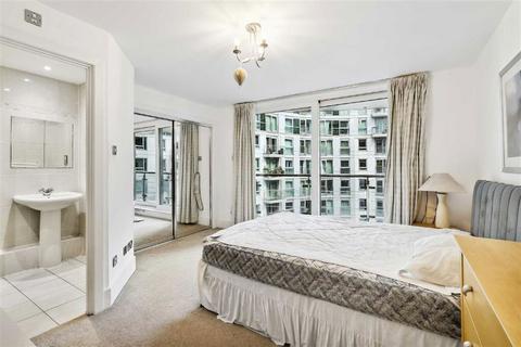 2 bedroom flat to rent, St. George Wharf, London SW8