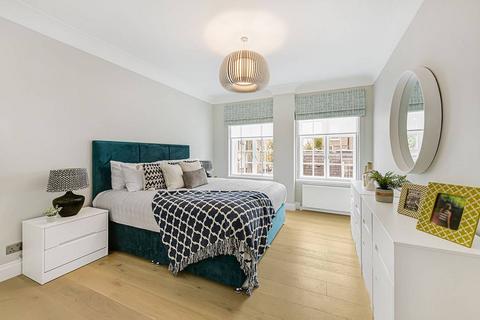2 bedroom flat to rent, Stafford Court, High Street Kensington, London, W8