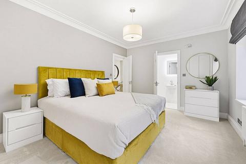 3 bedroom flat to rent, Stafford Court, High Street Kensington, London, W8