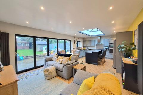undefined, Manor Road, Earls Barton, Northamptonshire NN6