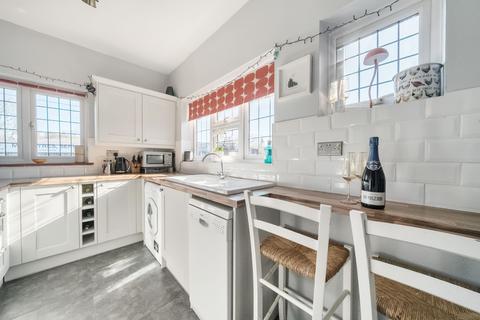 3 bedroom maisonette for sale, Weysprings, Haslemere, GU27
