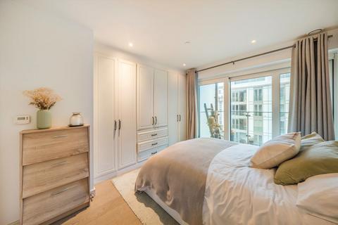 2 bedroom flat to rent, Enterprise Way, London SW18