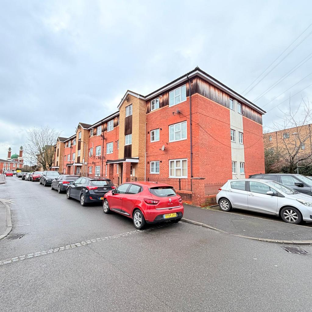Purpose-Built Apartment   Two Bedrooms   Long Lea
