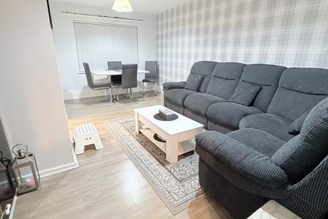 2 bedroom flat for sale, Pursers Court Slough SL2 5DL