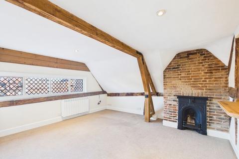 3 bedroom apartment to rent, Palace Street, Canterbury