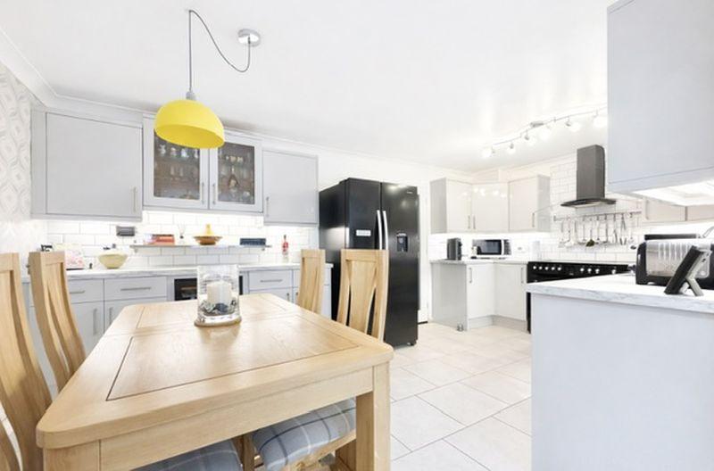 Kitchen diner