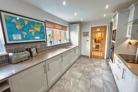 undefined, Clos Ynysddu, Pontyclun