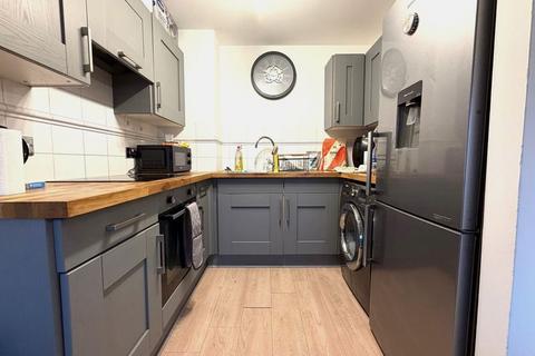 1 bedroom apartment for sale, Fishguard Way, London