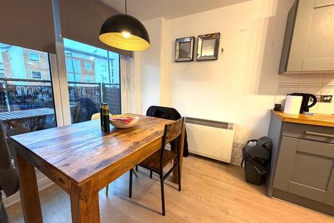 1 bedroom apartment for sale, Fishguard Way, London