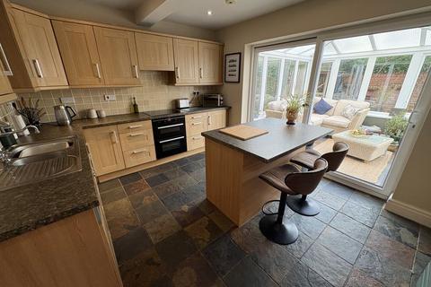 4 bedroom semi-detached house for sale, Chapel Street, Colwyn Bay