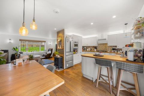 3 bedroom detached bungalow for sale, Selby Gardens, Uckfield