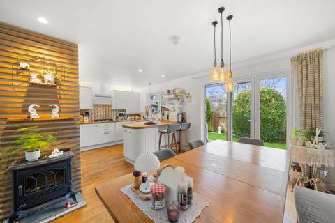 3 bedroom detached bungalow for sale, Selby Gardens, Uckfield
