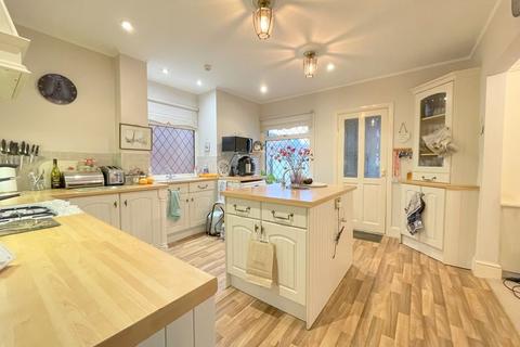 2 bedroom bungalow for sale, Lower Park Road, Brightlingsea, CO7