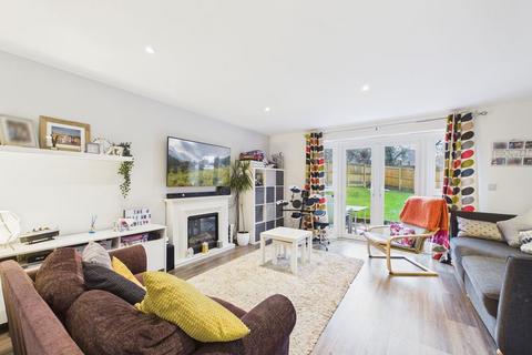 3 bedroom end of terrace house for sale, Long Meadow Lane, Falmouth - Well presented