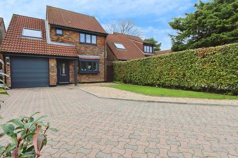 4 bedroom detached house for sale, Throopside Avenue, Bournemouth BH9
