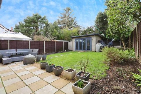 4 bedroom detached house for sale, Throopside Avenue, Bournemouth BH9