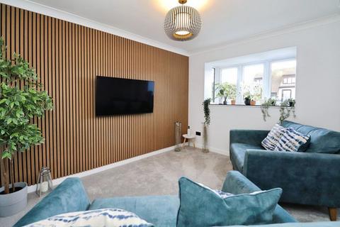 4 bedroom detached house for sale, Throopside Avenue, Bournemouth BH9