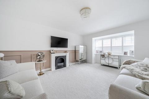 4 bedroom detached house for sale, Barbel Gardens, Bedford MK40