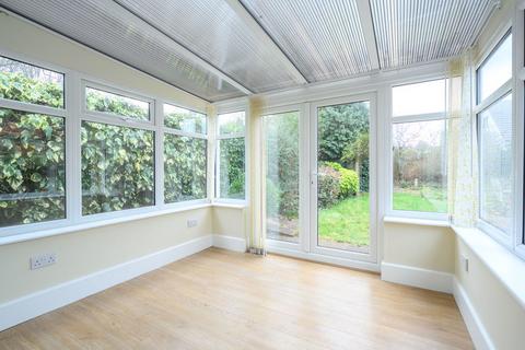 undefined, Farleigh Road, New Haw KT15