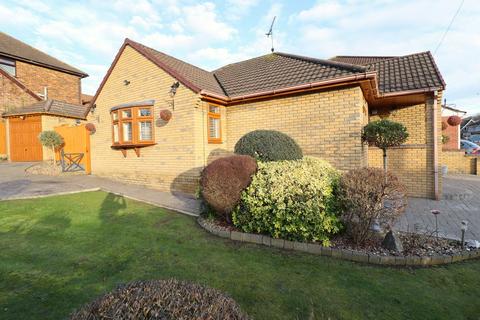 2 bedroom detached bungalow for sale, St Marys Drive, Benfleet, SS7