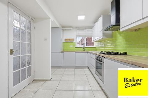 3 bedroom end of terrace house for sale, Bramshill Close, Chigwell IG7