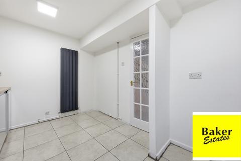 3 bedroom end of terrace house for sale, Bramshill Close, Chigwell IG7