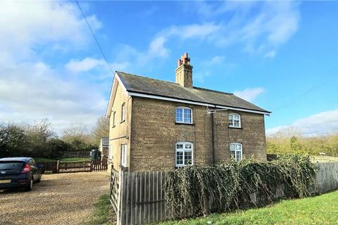 3 bedroom semi-detached house to rent, Biggleswade SG18