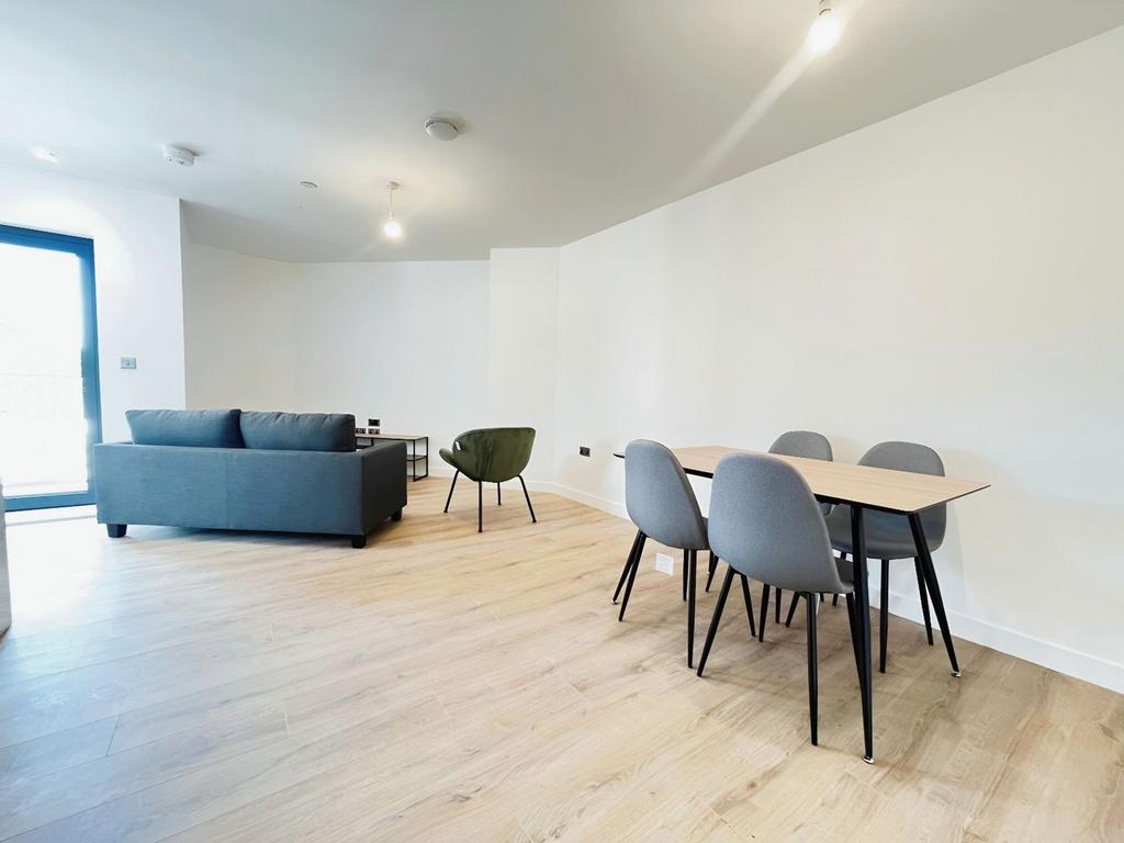 Open-Plan Living Room/Kitchen