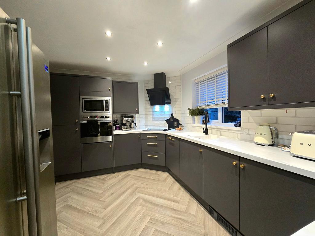 Kitchen / Breakfast Room