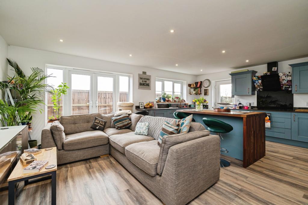 Lounge / Kitchen